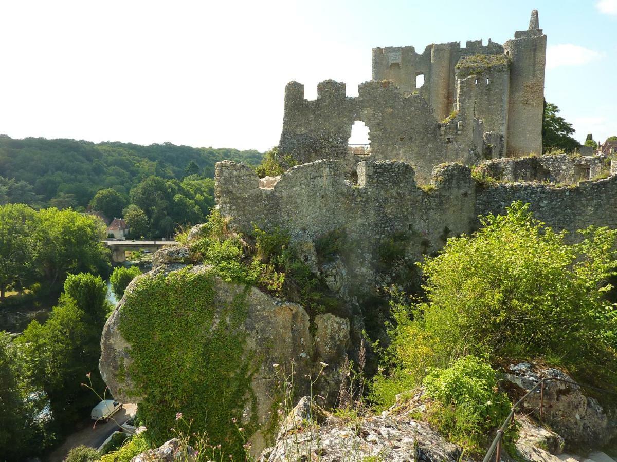 Bed and Breakfast Montenaut Angles-sur-lʼAnglin Exterior foto