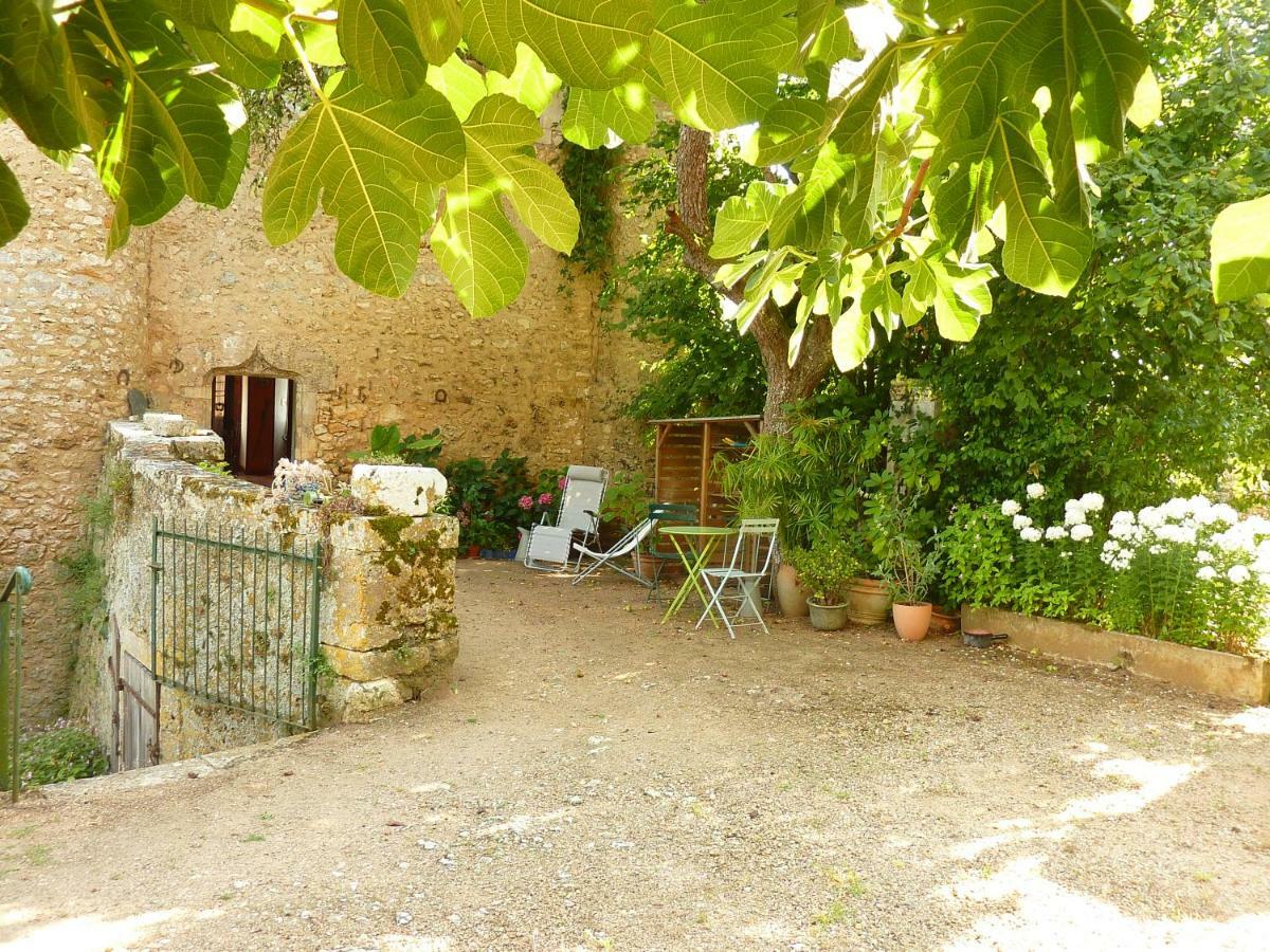 Bed and Breakfast Montenaut Angles-sur-lʼAnglin Exterior foto