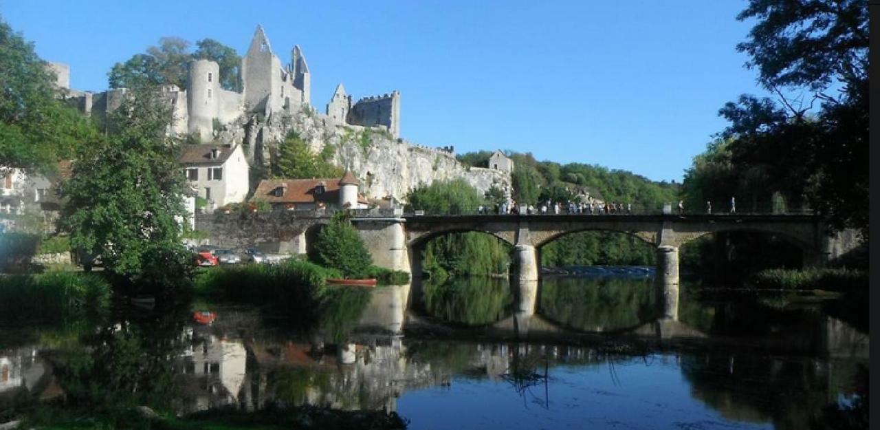 Bed and Breakfast Montenaut Angles-sur-lʼAnglin Exterior foto